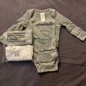 NEW! GAP - Gray Long Sleeve Baby Bodysuit Set - 3 PACK COUNT